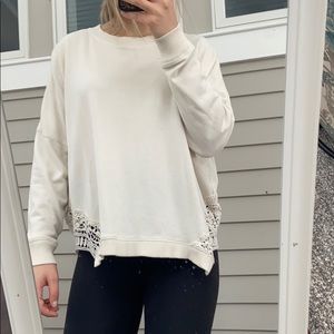 Creme crew neck/long sleeve shirt
